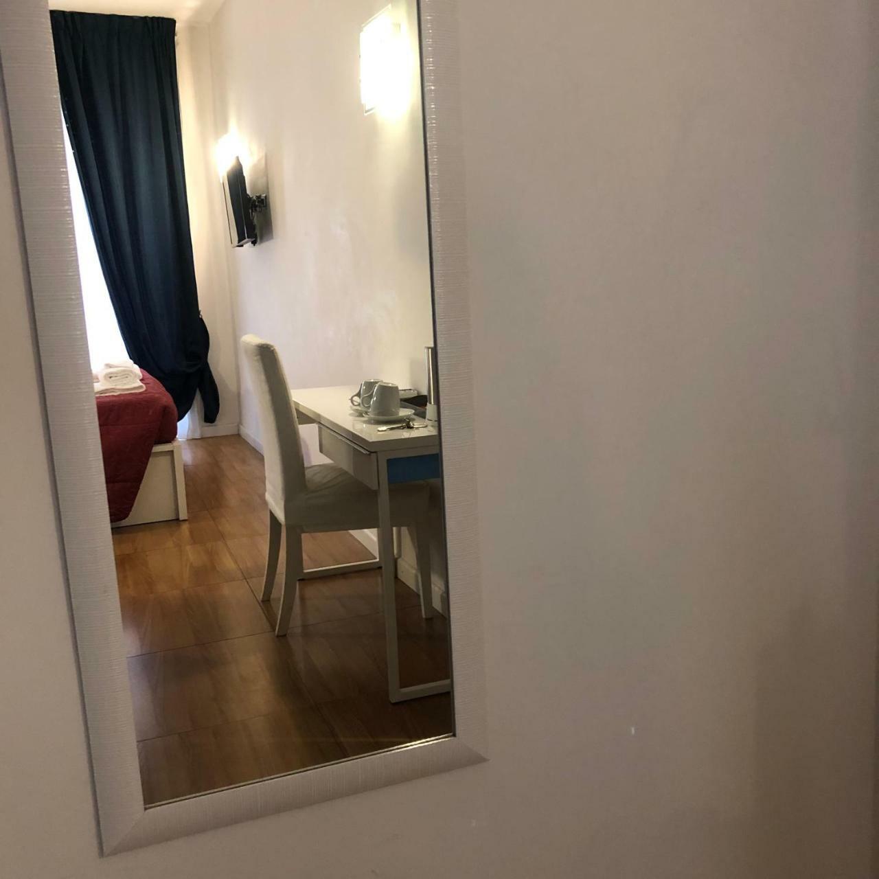 Residenza Giulia Al Colosseo Roma Eksteriør bilde